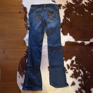 Women’s wrangler jeans 3/4 X 36.